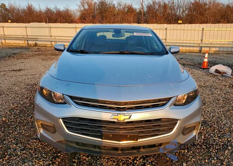 2018 Chevrolet Malibu Lt z USA, uszkodzony, nr VIN 1G1ZD5ST4JF154024